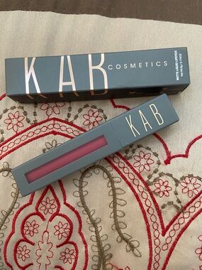 🆕 KAB Cosmetics Matte Liquid Lipstick - red velvet